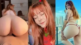 No OnlyFans, uma novinha rabuda se masturba com um pênis de borracha