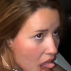 Corno vendo o roludo foder e gozar na cara da sua esposa linda